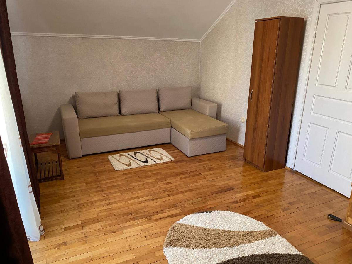 Appartement Apartament Mansarda à Curtea de Argeş Extérieur photo