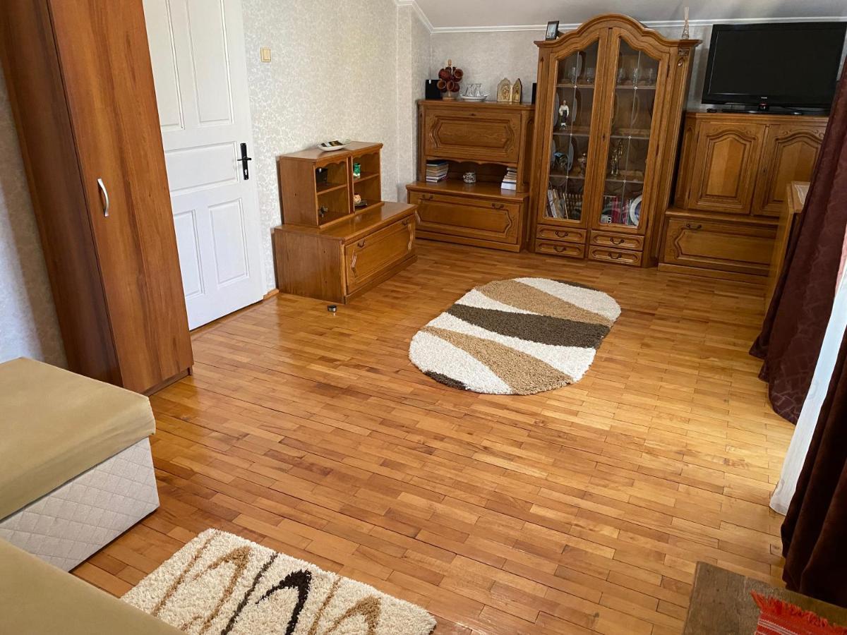 Appartement Apartament Mansarda à Curtea de Argeş Extérieur photo