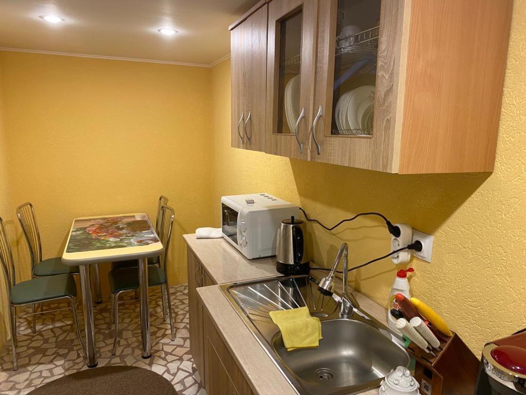 Appartement Apartament Mansarda à Curtea de Argeş Extérieur photo